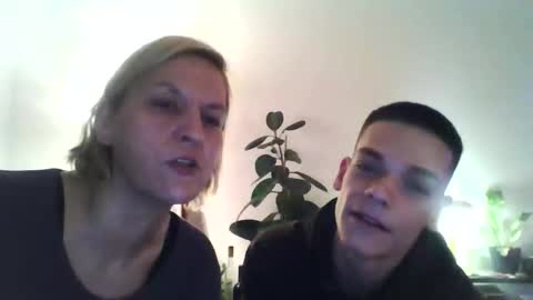 Snapshot of queerbi chatting on 04.03.26 bi is from billy online show from 04.03.26