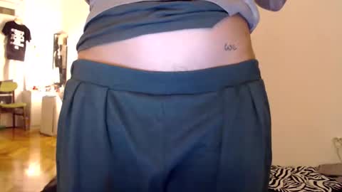 Snapshot of queerbi chatting on 04.04.26 bi is from billy online show from 04.04.26