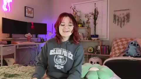 Snapshot of quervoqueen1 chatting on 02.04.25 Bri online show from 02.04.25