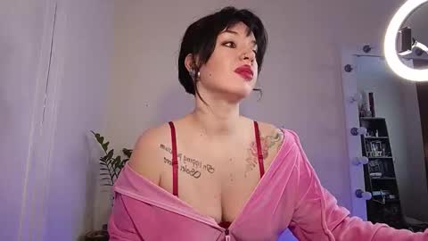 quiet_smile online show from 11.23.25