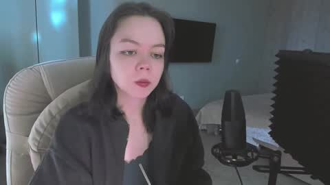 Snapshot of quietluxury chatting on 03.19.26 quietluxury online show from 03.19.26