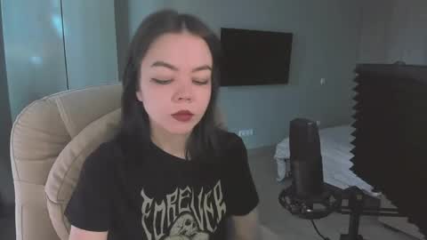 Snapshot of quietluxury chatting on 03.24.26 quietluxury online show from 03.24.26