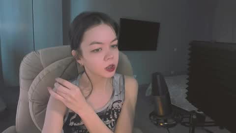 Snapshot of quietluxury chatting on 03.28.26 quietluxury online show from 03.28.26