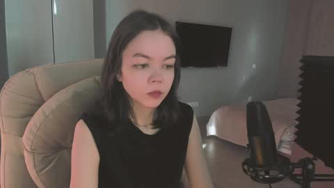 Snapshot of quietluxury chatting on 03.29.26 quietluxury online show from 03.29.26