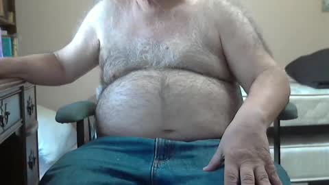 Snapshot of quietnshy2 chatting on 10.26.25 quietnshy2 online show from 10.26.25