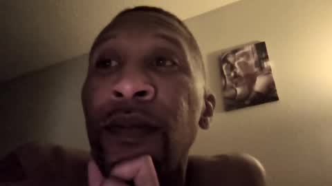 Snapshot of quindre chatting on 10.03.25 quindre online show from 10.03.25