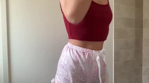 Quinnyelena online show from 01.31.25