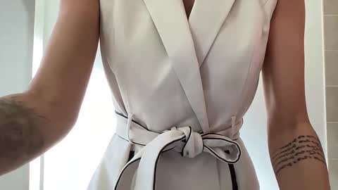 Quinnyelena online show from 02.06.25