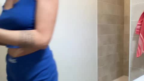 Quinnyelena online show from 02.07.25