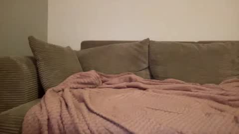 Quinnyelena online show from 09.30.25