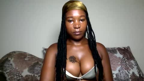 Snapshot of qunnie_clarion_aria chatting on 04.11.26 sexy online show from 04.11.26