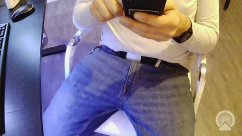 Snapshot of r27822204 chatting on 04.02.26 r2424 online show from 04.02.26