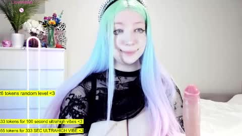 Snapshot of raaaaaaawr chatting on 02.25.25 - online show from 02.25.25