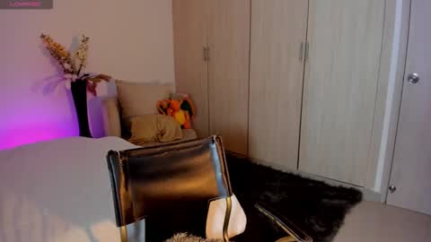 Snapshot of rachaeldeckard chatting on 09.09.25 natalia - online show from 09.09.25