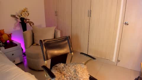 Snapshot of rachaeldeckard chatting on 10.10.25 natalia - online show from 10.10.25