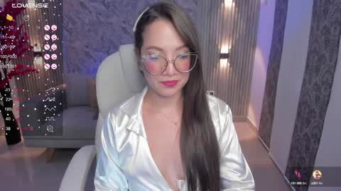 Snapshot of rachel_williamss chatting on 12.19.24 rachel online show from 12.19.24