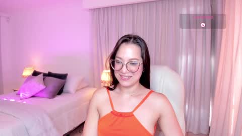 Snapshot of rachel_williamss chatting on 01.05.25 rachel online show from 01.05.25