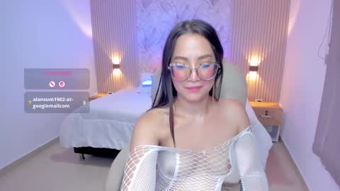 Snapshot of rachel_williamss chatting on 02.12.25 rachel online show from 02.12.25