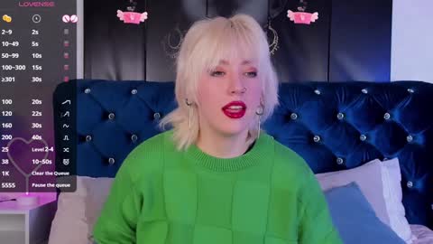 Snapshot of rachelcart chatting on 01.29.25 RachelCart online show from 01.29.25