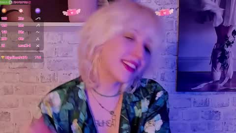 Snapshot of rachelcart chatting on 02.28.25 RachelCart online show from 02.28.25