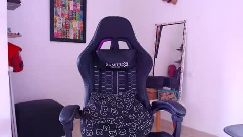 Snapshot of rachell_420 chatting on 11.13.25 rachell_420 online show from 11.13.25