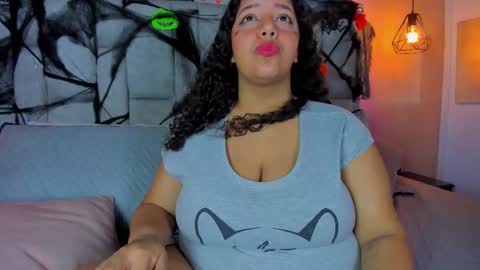 Snapshot of rachell_honey7 chatting on 11.02.25 Rachel online show from 11.02.25