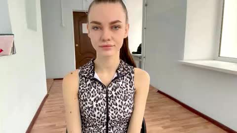 Snapshot of rachelpoisso chatting on 10.22.25 Rachel online show from 10.22.25