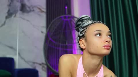 Snapshot of rachelravee chatting on 10.31.25 Ann online show from 10.31.25