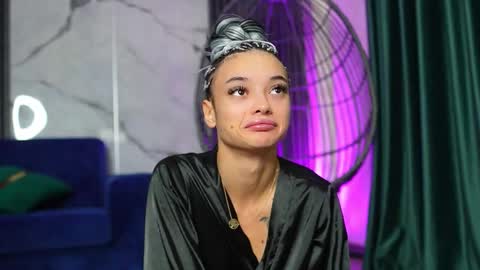 Snapshot of rachelravee chatting on 11.02.25 Ann online show from 11.02.25