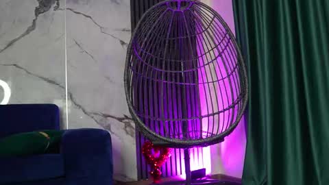 Snapshot of rachelravee chatting on 11.04.25 Ann online show from 11.04.25