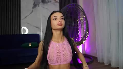 Snapshot of rachelravee chatting on 11.17.25 Ann online show from 11.17.25