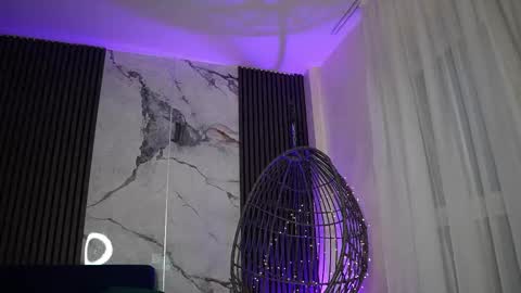 Snapshot of rachelravee chatting on 11.19.25 Ann online show from 11.19.25