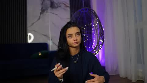 Snapshot of rachelravee chatting on 11.23.25 Ann online show from 11.23.25