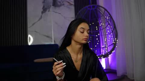 Snapshot of rachelravee chatting on 12.04.25 Ann online show from 12.04.25