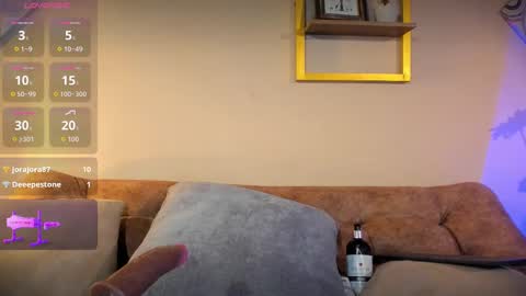 Snapshot of rachelruizz chatting on 09.10.25 RACHEL online show from 09.10.25