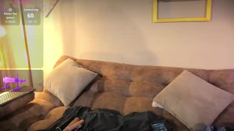 Snapshot of rachelruizz chatting on 09.22.25 RACHEL online show from 09.22.25