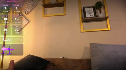 Snapshot of rachelruizz chatting on 10.04.25 RACHEL online show from 10.04.25