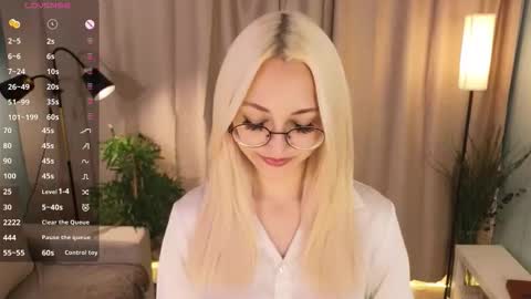 Karina online show from 09.28.25