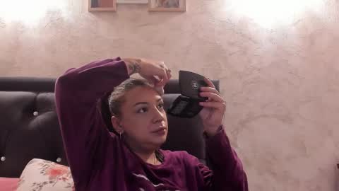 Snapshot of raelledarkstar chatting on 12.15.25 raelledarkstar online show from 12.15.25