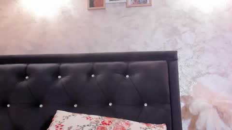 Snapshot of raelledarkstar chatting on 03.24.26 raelledarkstar online show from 03.24.26