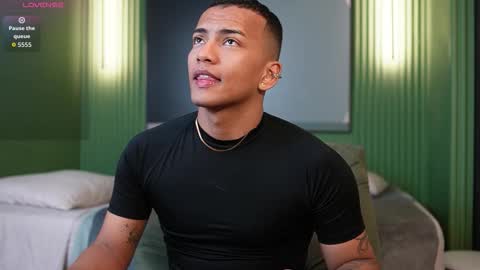 Snapshot of rafa_cruz chatting on 11.11.25 rafa_cruz online show from 11.11.25