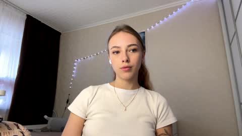 Snapshot of rafaelasan chatting on 03.30.26 Eva online show from 03.30.26