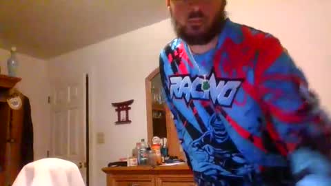 Snapshot of raidersman757 chatting on 03.08.26 hitman online show from 03.08.26