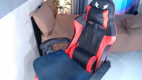 itsmeRailey online show from 11.16.25