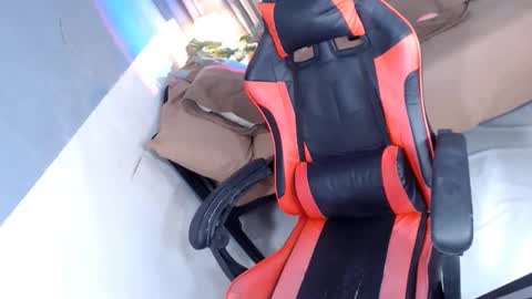 itsmeRailey online show from 12.22.25