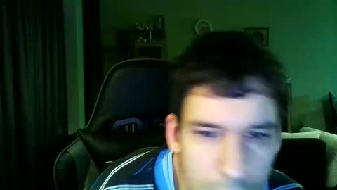 Snapshot of raimondo32 chatting on 02.04.25 Raimondo te Paste online show from 02.04.25