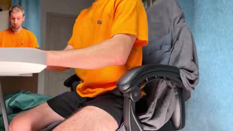 Rainbow James  online show from 09.19.25