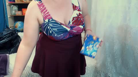 Snapshot of rainbowladyy chatting on 12.31.24 rainbowladyy online show from 12.31.24