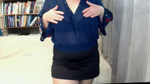 Snapshot of rainbowladyy chatting on 09.16.25 rainbowladyy online show from 09.16.25