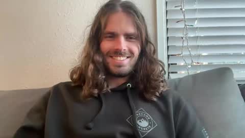 Snapshot of rainier1234 chatting on 11.07.25 Alex online show from 11.07.25